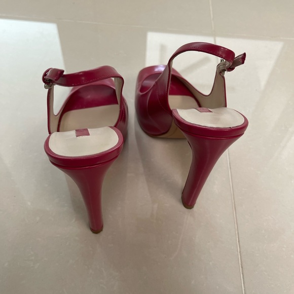 Zara size 10 fucsia open toe high heels. Excellent - Picture 5 of 9